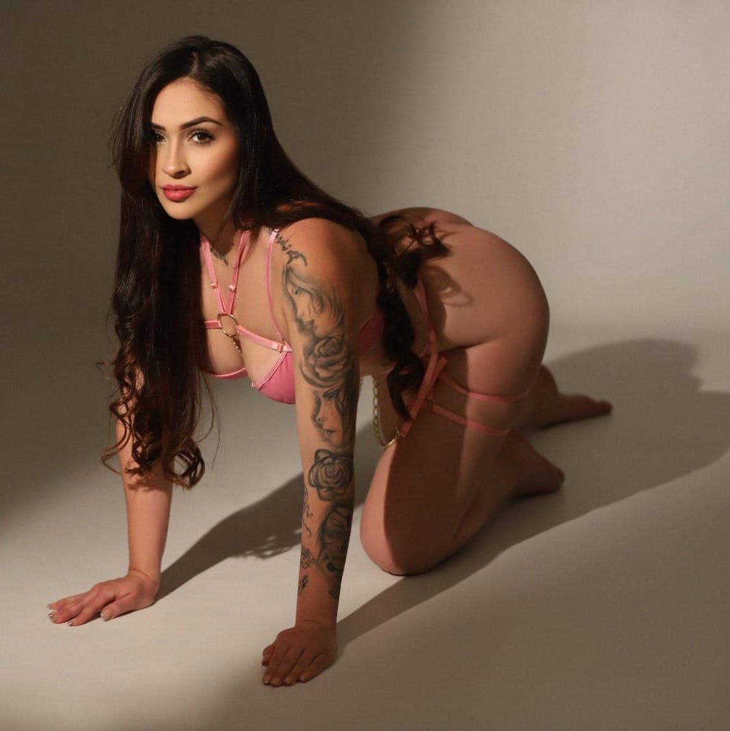 Escort - SAMIRA - Ibiza Tops